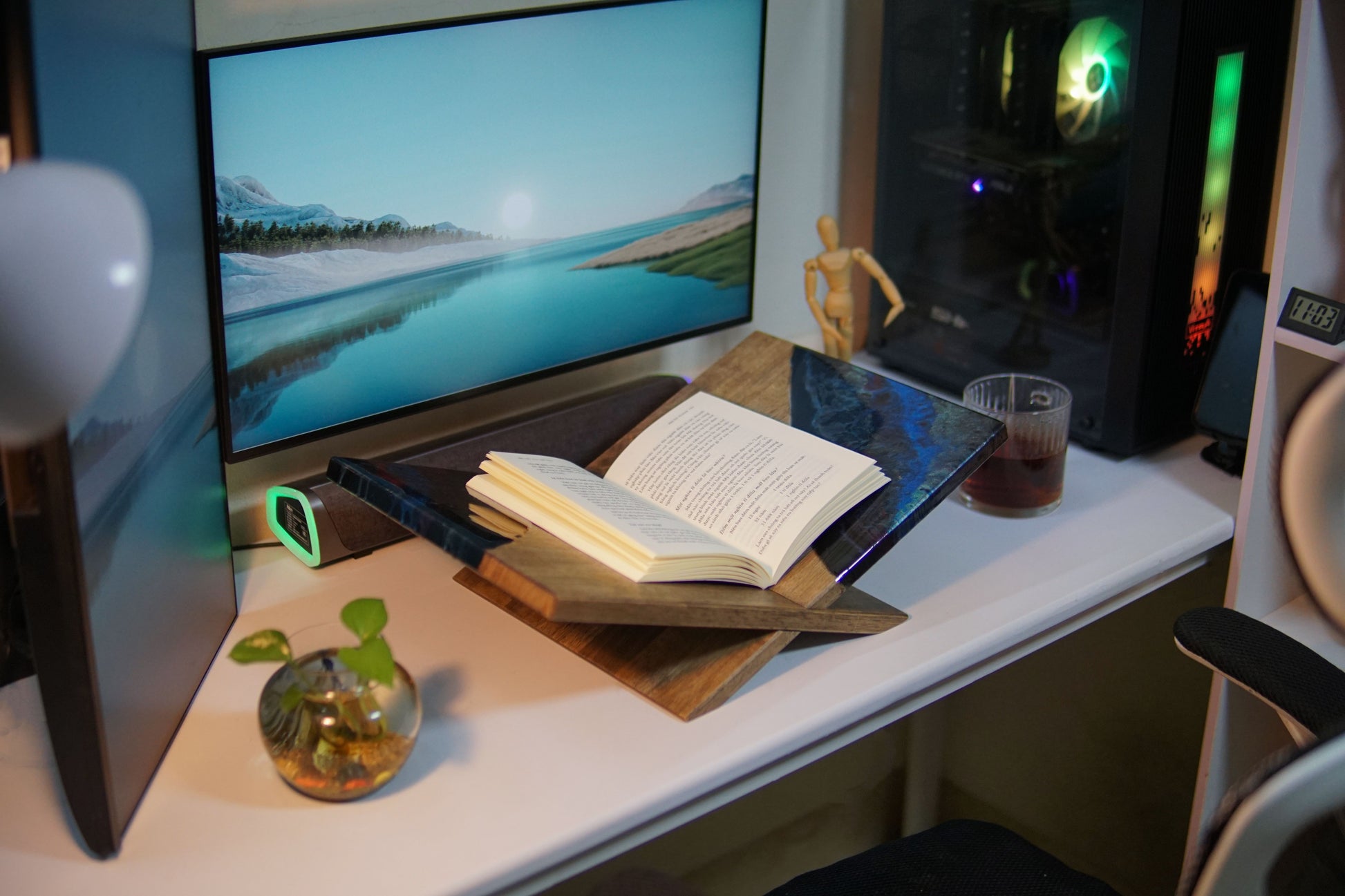Dark Galaxy Resin Walnut Bookstand - maystudio - Bookstand