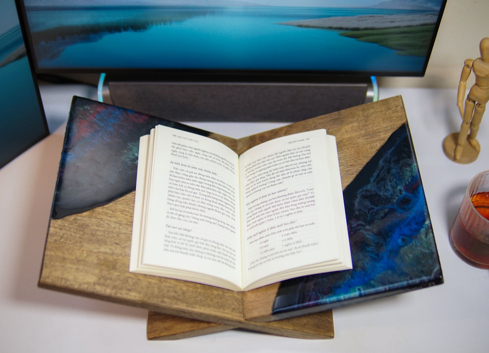 Dark Galaxy Resin Walnut Bookstand - maystudio - Bookstand