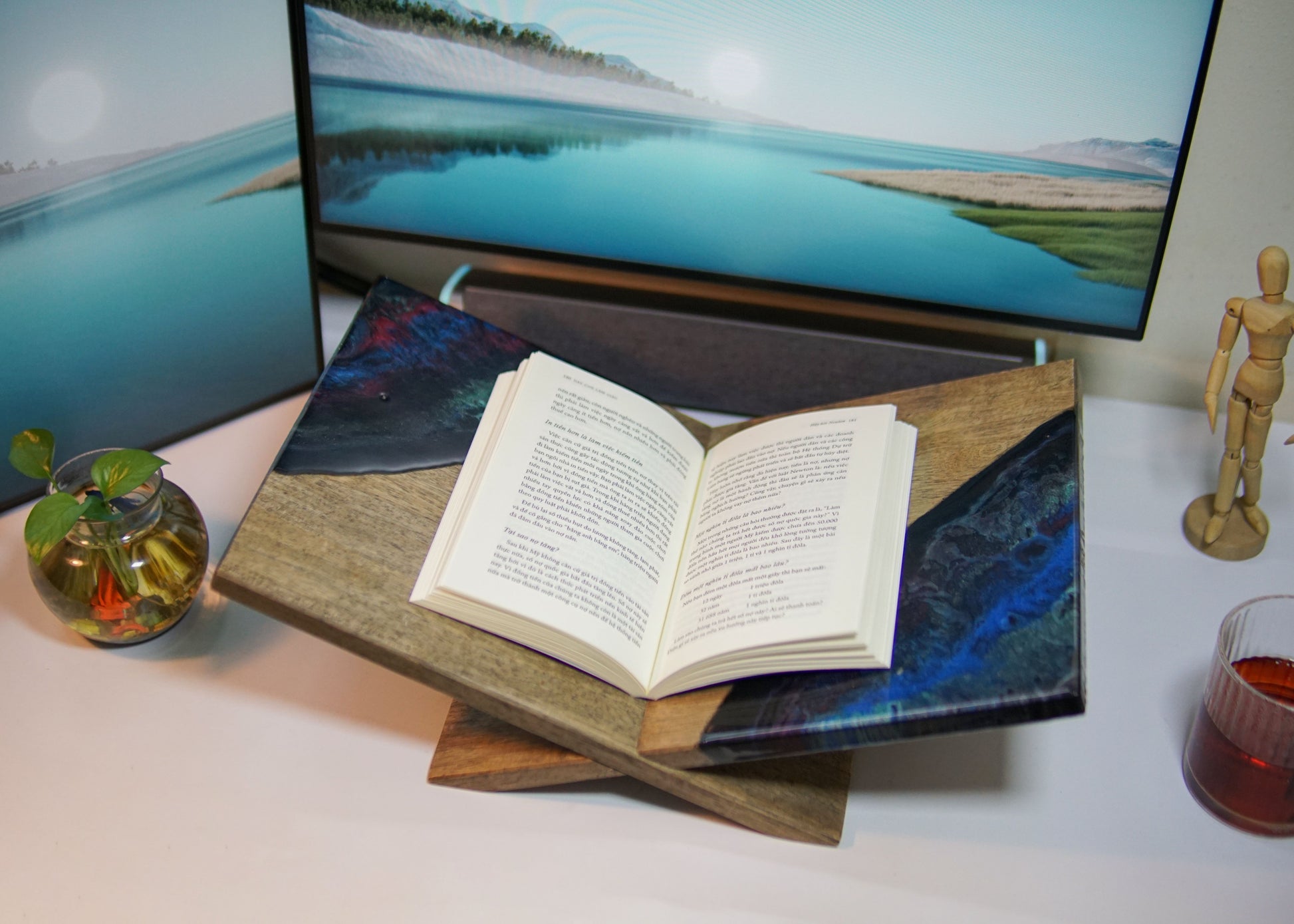 Dark Galaxy Resin Walnut Bookstand - maystudio - Bookstand